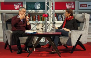 Ilija Trojanow im Gespräch mit Kristina Pfoser. © Christian Lund